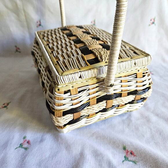 Vintage Woven Sewing Basket - Picture 5 of 12